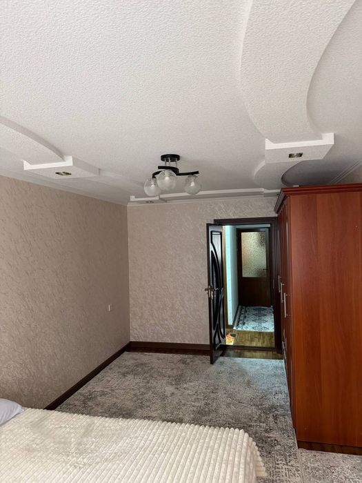 Квартира сдаётся 3км 1этаж  напротив узгазойл