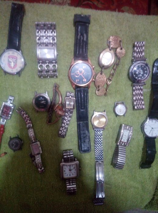 Продаю часы цена договорная