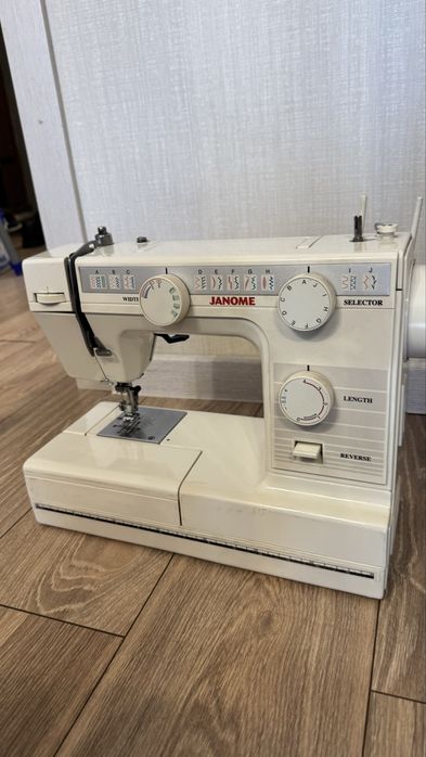 Швейная машинка janome б/у