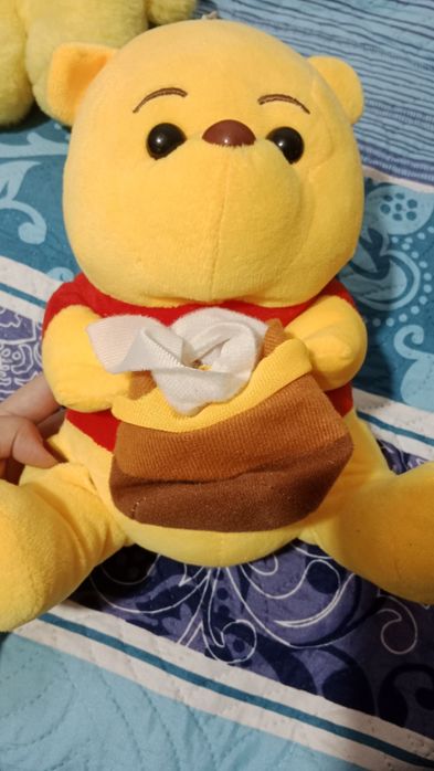 Продам,игрушки и книгу