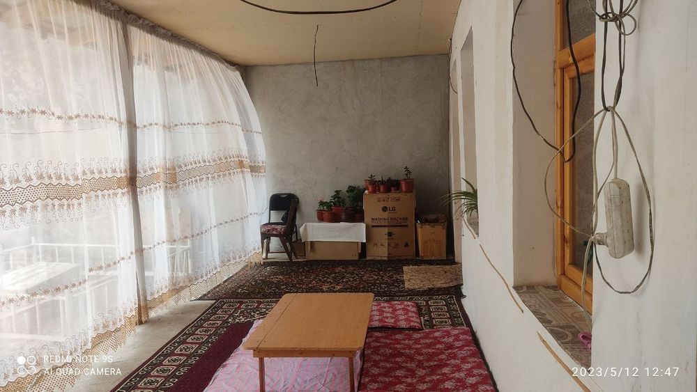 Участок метро олдида