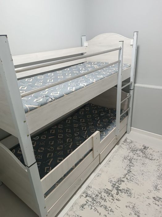 Продается 2-х этажная кровать