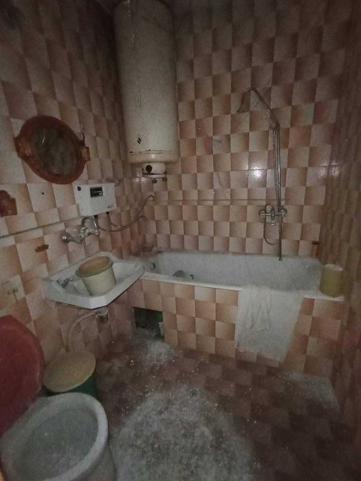 Продава 2-ен апартамент кв.Боряна