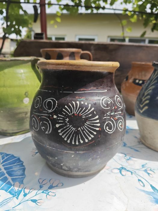Oale din Ceramica Vechi