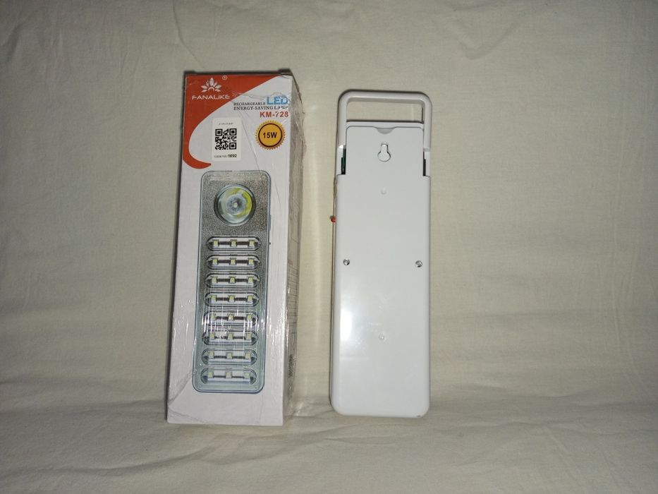 Фонарь светильник, дома похода, светит очень ярко,на аккумуляторе .