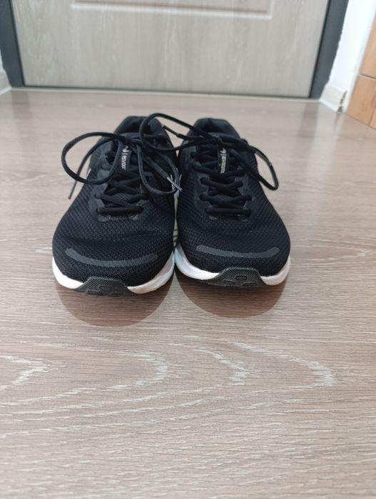 Продам Nike revolution 7