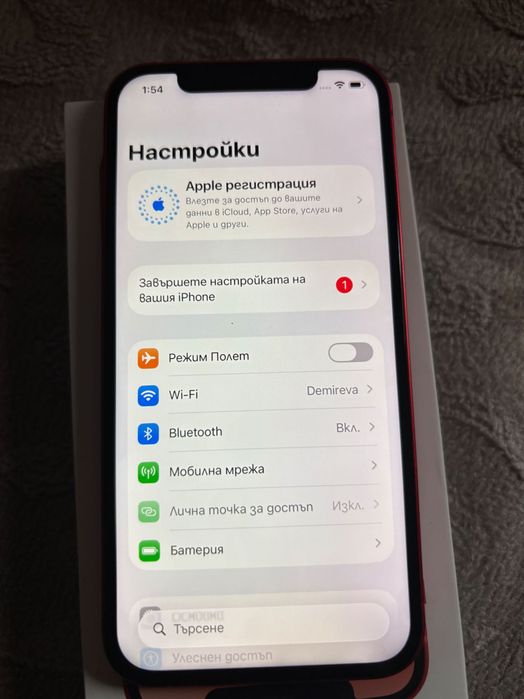 iPhone 12 червен