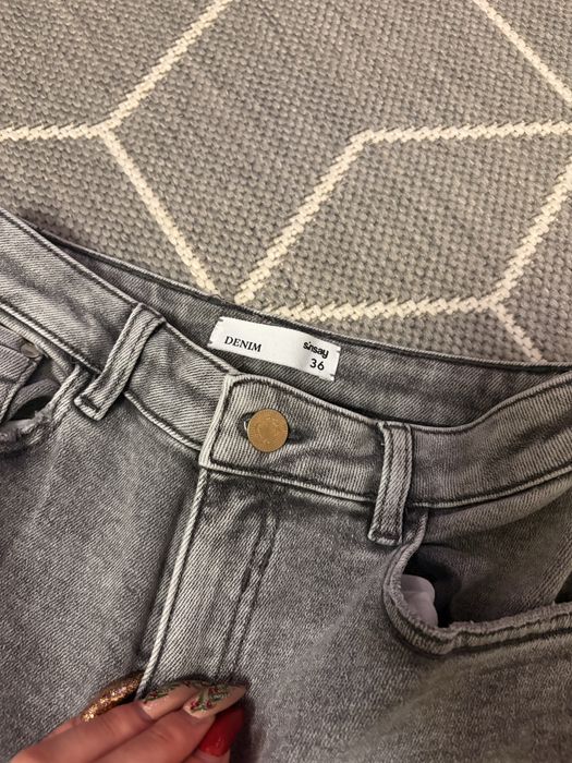 Продавам 3 чифта дънки без никакви забележки