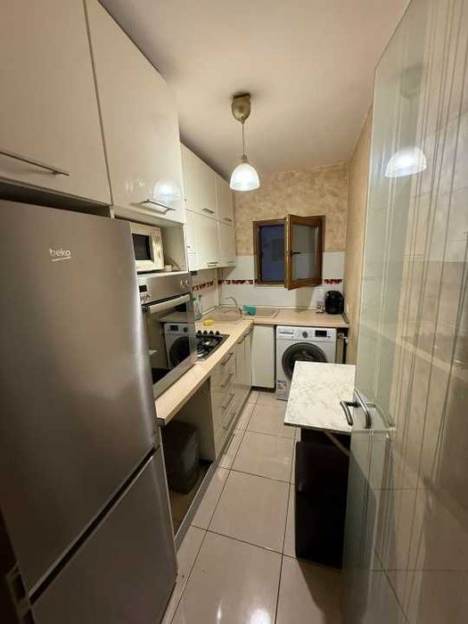 Apartament 3 camere de INCHIRIAT / VANZARE – Piața Romană, vedere în parc