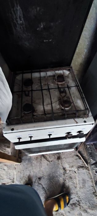 Газовая плита с духовкой