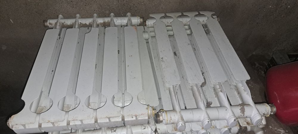 Радиаторы около 33 секции