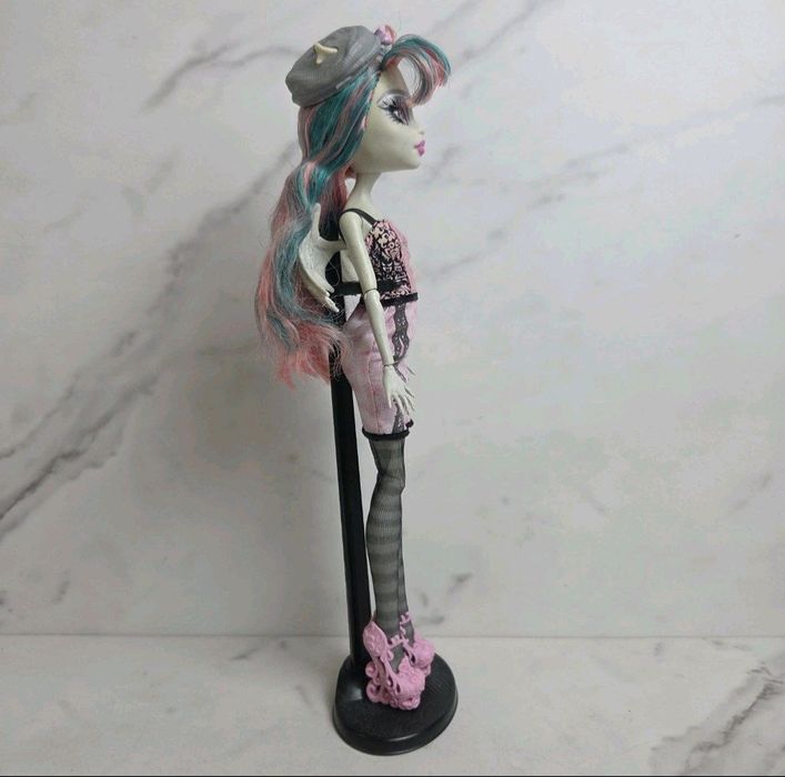 Рошель Скариж монстер хай