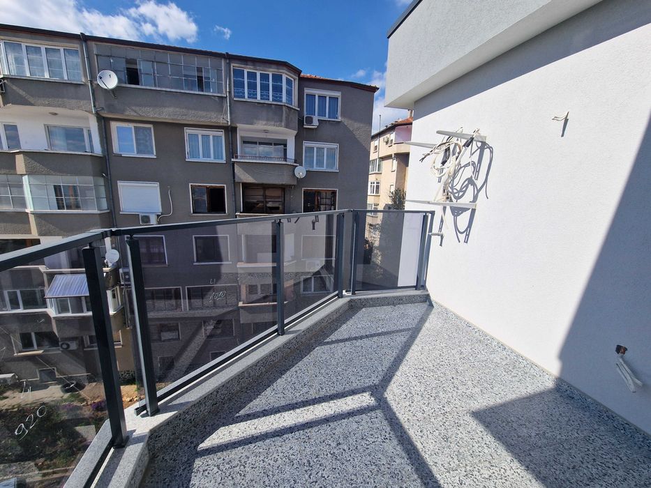 Продава се Тристаен апартамент в Благоевград, Освобождение - 176 кв.м за 910 €/кв.м - Снимка #2