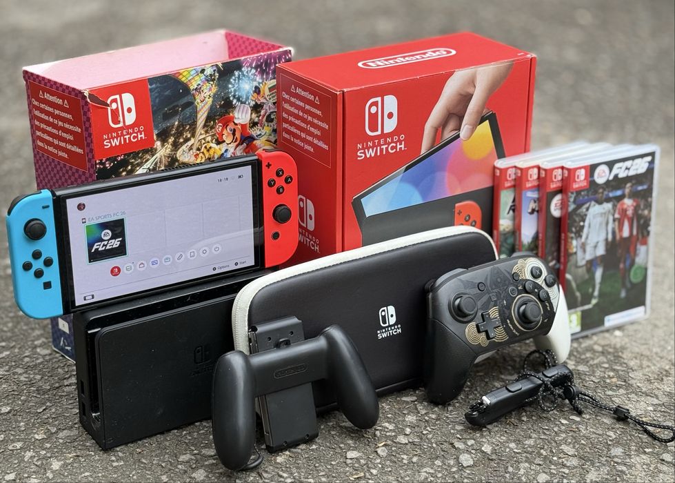 Конзола Nintendo Switch OLED + игри + Pro Controller + кейс