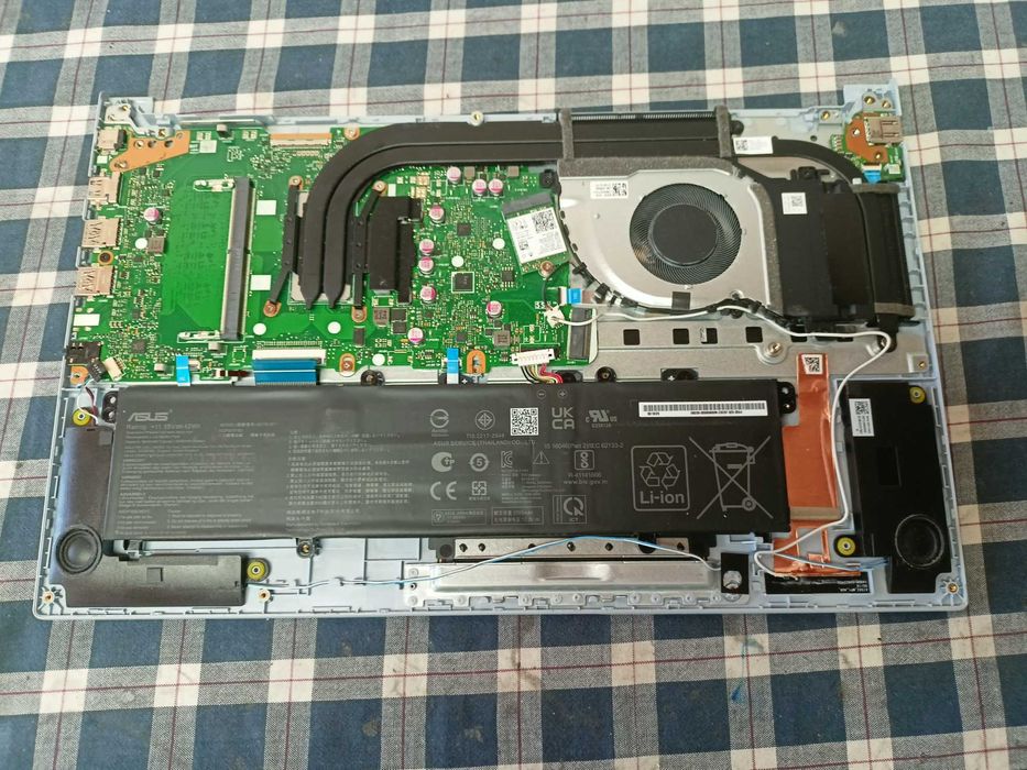 Elemente Asus VivoBook X1502Z