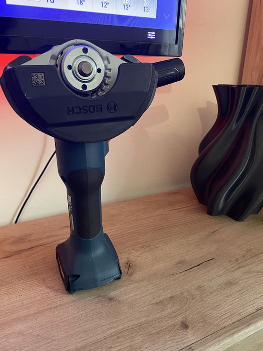 Polizor Unghiular Bosch GWS 8 18v