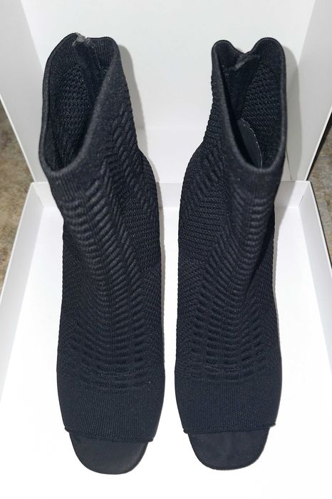 Eлегантни отворени обувки  на висок ток - KAREN MILLAN (39 номер)