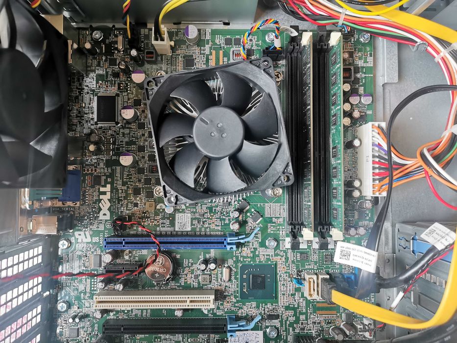I3 2120, 3.30 GHz, 8 Gb RAM DDR3, HDD 250Gb, DVD-RW / Ideal Office / Școală / Home Use-PC Dell Optiplex