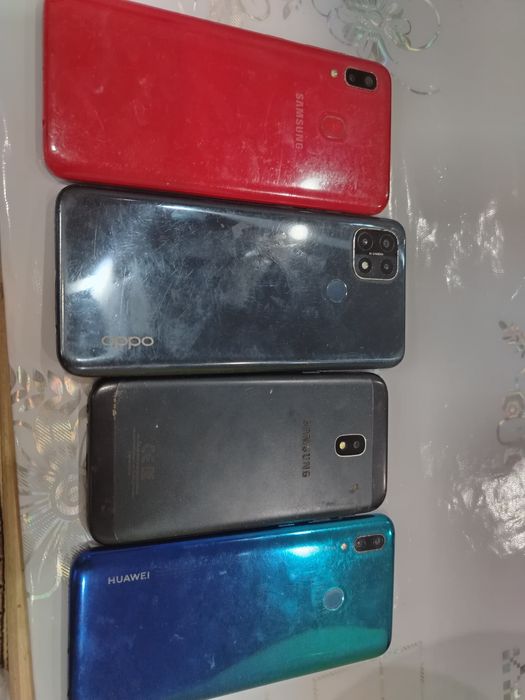 Продаю телефоны не рабочие