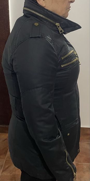 Geaca impermeabila neagra