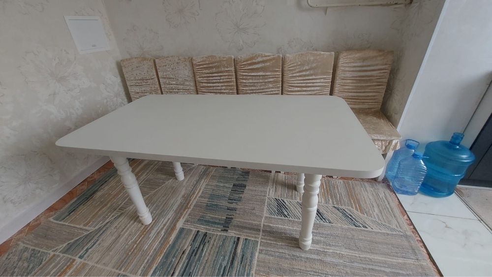 Продается стол кухонный или гостевую