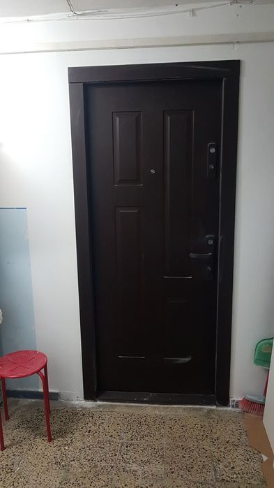 Montaj usi metalice .prețul pleacă de la 350 ron