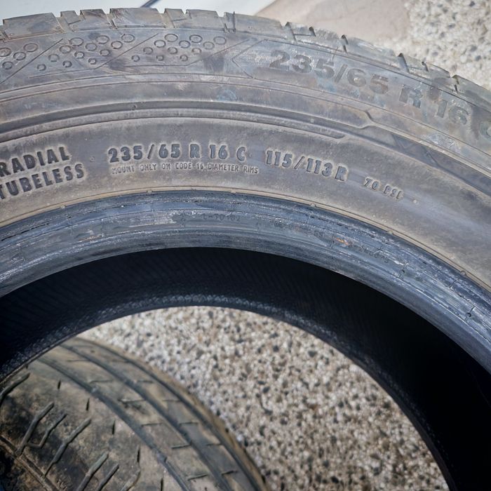 4 бр. Бусови гуми Continental 235/65/16C