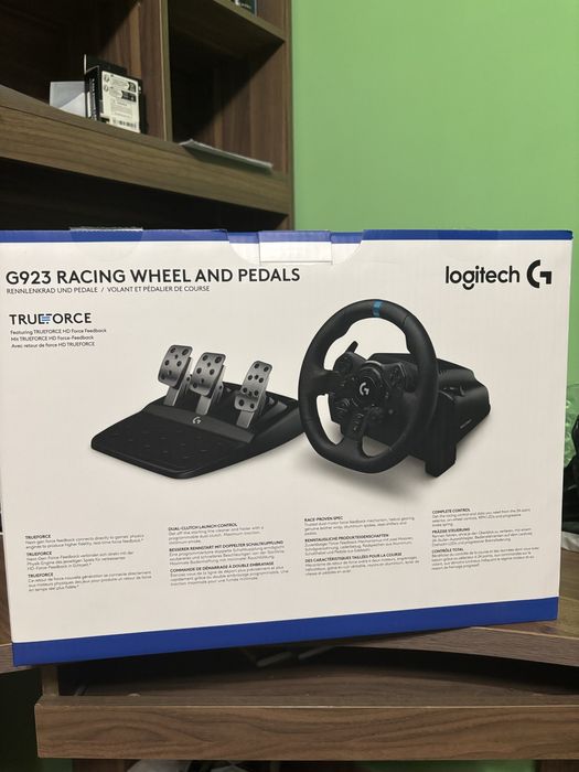 Продавам волан Logitech G923