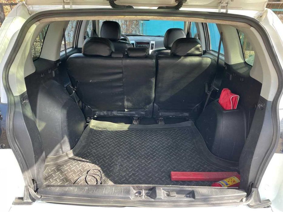 Продам машину Mitsubishi Outlander