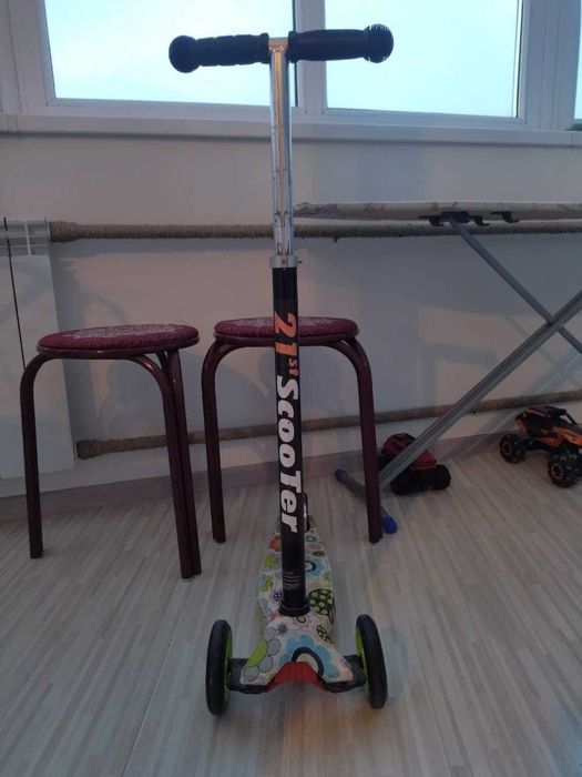 Самокат детский в отличном состоянии