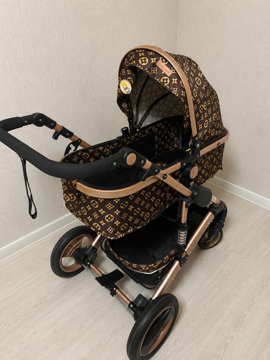 Срочно продам коляску.Торг
