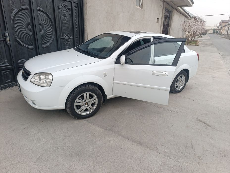 Лассети 1.8 автоматически