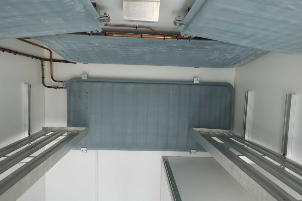 Izoterma Cu CONGELARE-24/26C*Curent380VRenaultT82TRAFIC2023 Motor2.0dAdBlue110Kw/150Cp Stare(NOUA)Rulaj93000kmImportFranta StareTehnicaEXCEPTIONALA*