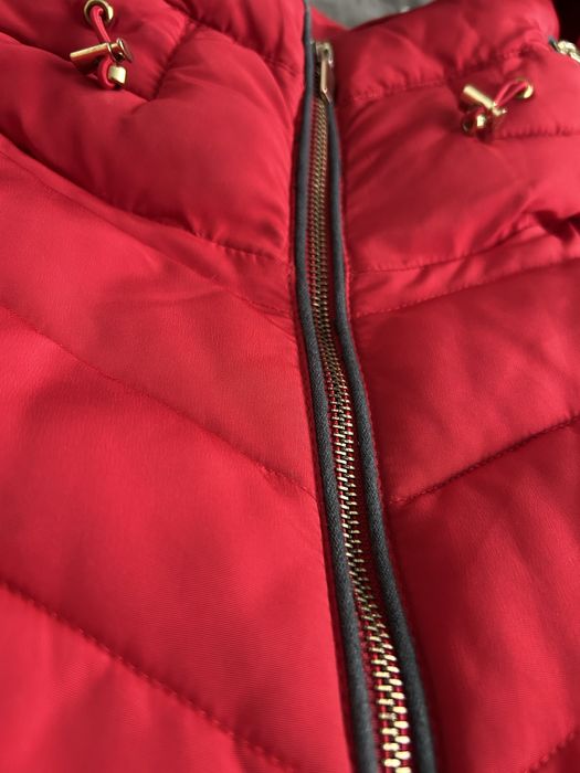 Червено зимно яке Zara