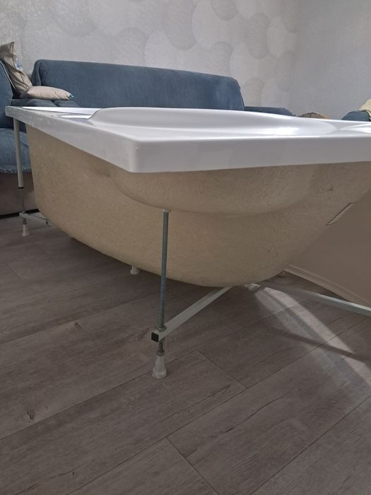 Продам ванну с комплектацией