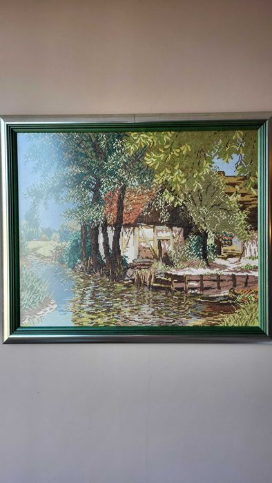 Продавам гоблени с рамка,тънък бод