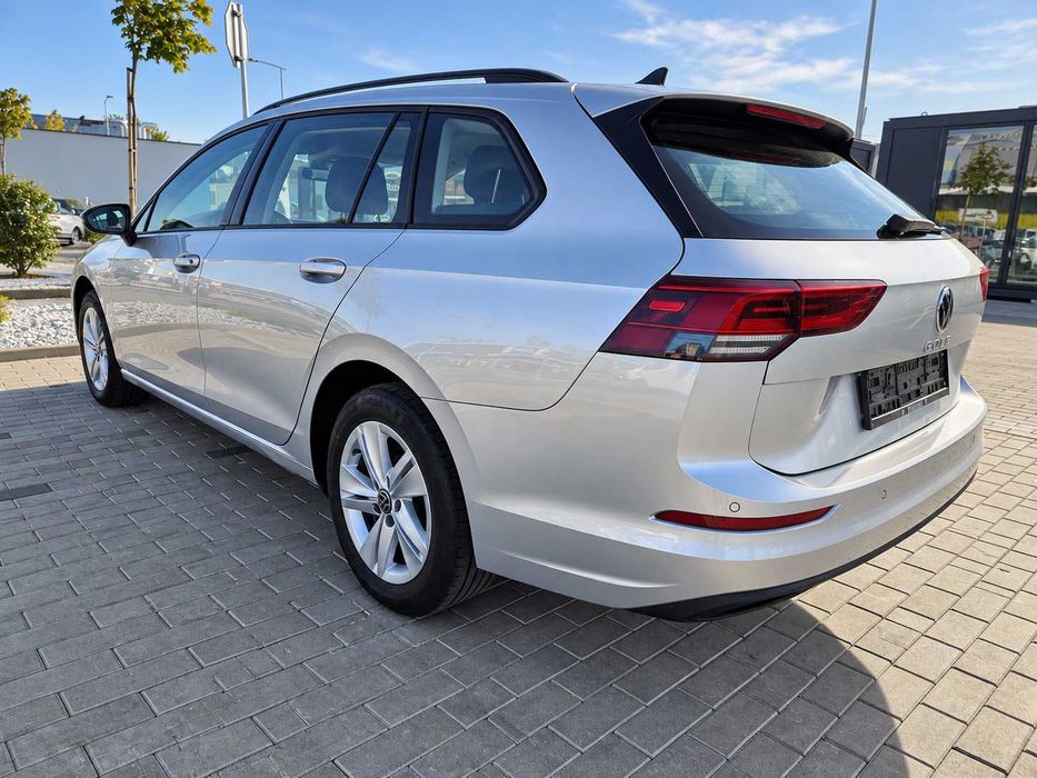 Volkswagen Golf VIII Variant Life 2.0 TDI 115 CP – 2022 – Digital Cockpit Pro – Discover Media – LED – Business Premium - TVA Deductibil