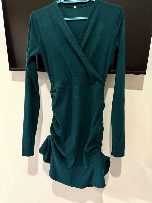 Платье  в отличном состоянии, размер 42-44