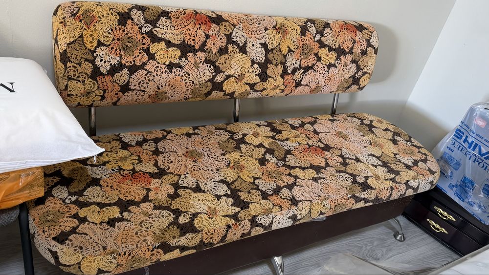 Диван в хорошем состоянии