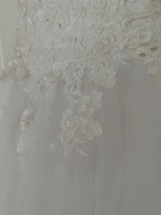 Булчинска рокля и воал