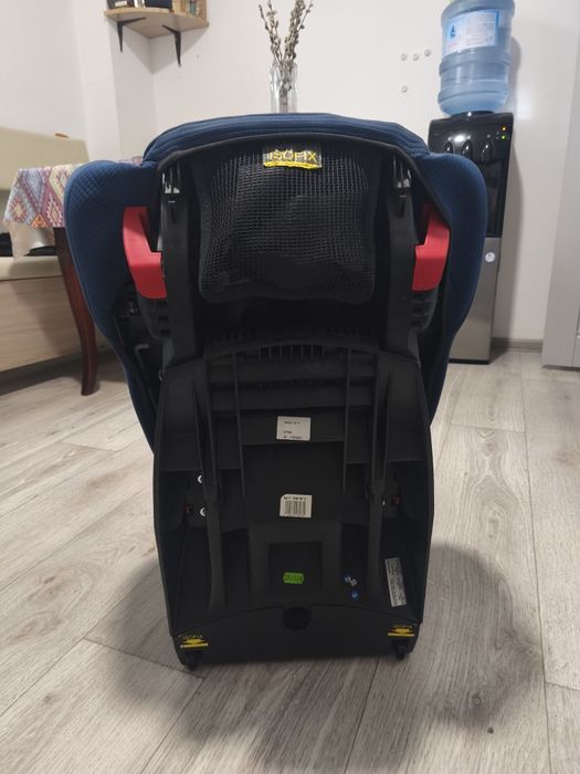 Продам автокресло BebeComfort IsoFix