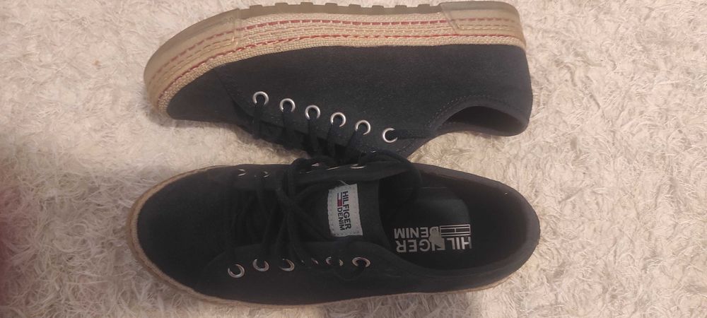 Обувки тип еспадрили Tommy Hilfiger номер 38 цена 45 лв..