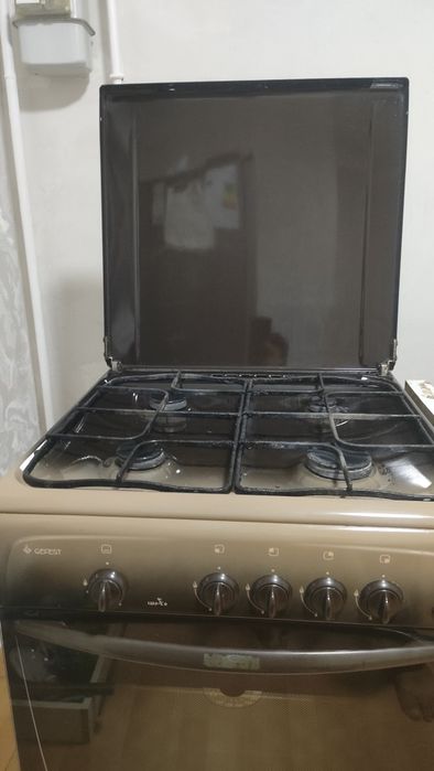 Продам газовую плиту с духовкой в хорошем состоянии