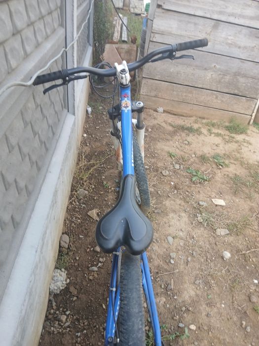 Bicicletă dirt jump