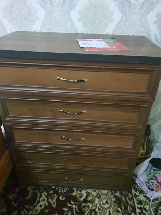 Komut mebeli sotiladi