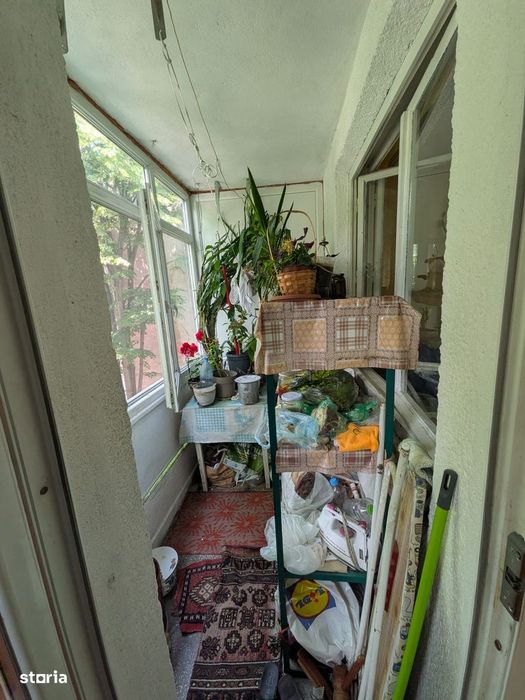 Valea Roșie, etaj 2/4, preț 117 000 euro usor negociabil