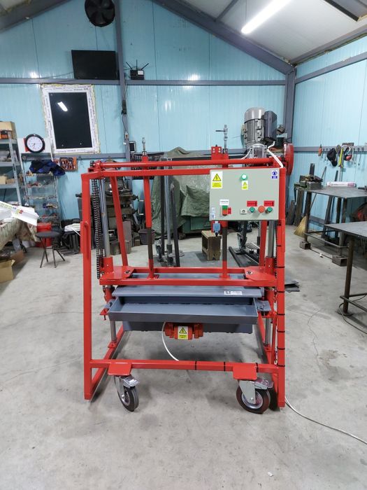 Presa / Vibropresa / Masina boltari oferta vacanta