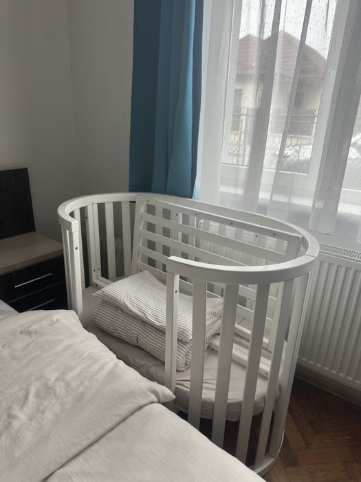 SE VINDE  Patut bebelusi , oval