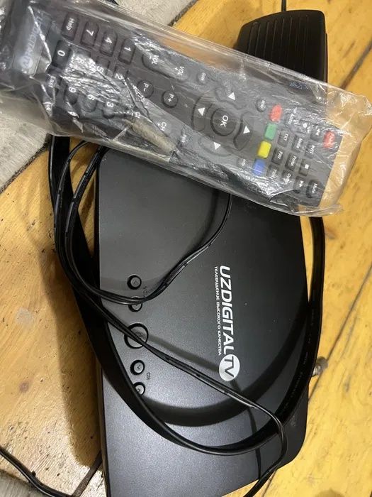 Тюнер  UZDIGITAL TV модели HD-T14IR.