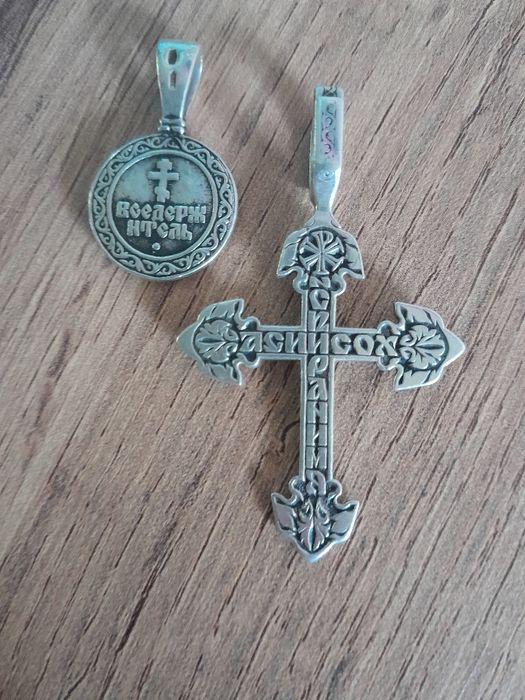 Продам крест серебро,925 пробы.